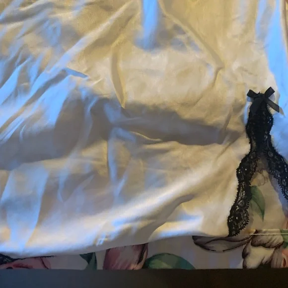 Victoria's Secret White with Black Lace Size Large nightgown - Picture 3 of 8